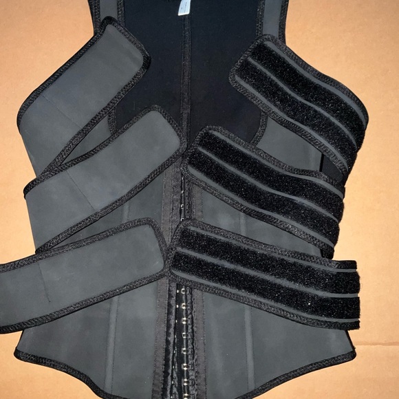 Black Waist Trainer Vest with Adjustable Velcro Straps - Picture 2 of 4